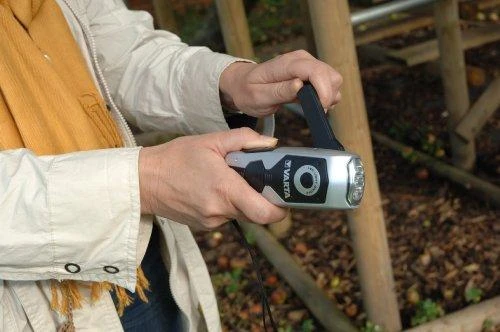 Varta Dynamo Light LED Rankinis žibintuvėlis Juoda, Pilka