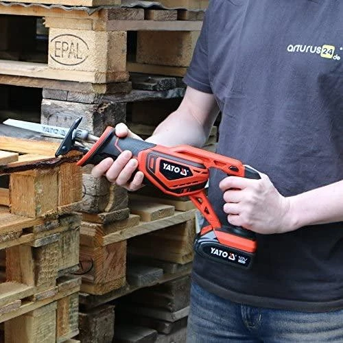 Tiesinis pjūklas/siaurapjūklis Yato YT-82814; 18 V; 2,0 Ah akum.