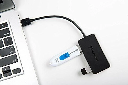Transcend USB šakotuvas su prijungtu kompiuteriu