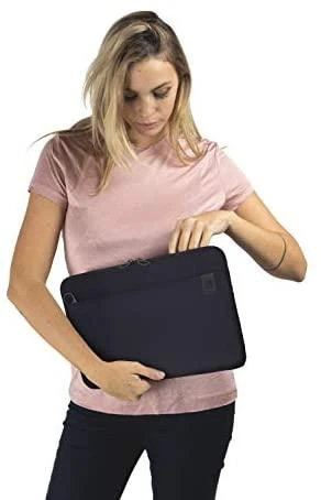 „Tucano Top Second Skin“ 16 colių „Macbook Pro“ juodas