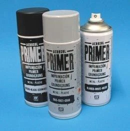 Vallejo - Primer / Basic Primer - Juodas