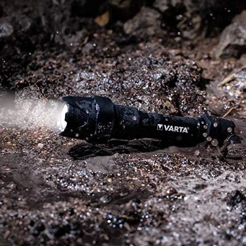 Varta INDESRUCTIBLE F20 PRO Rankinis žibintuvėlis Juoda LED