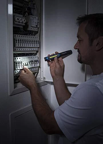 Varta 85131000 Rankinis žibintuvėlis Juoda COB LED