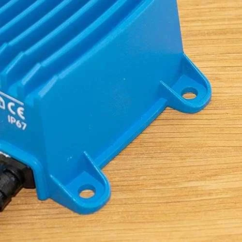Victron Energy Carruzzo Mėlyna Smart IP67 Charger 24/12 (1)