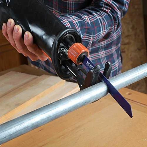 Makita JR002GZ Reciprocating saw XGT, 32mm stroke; švytuoklinio pjovimo funkcija, AVT; greitas ašmenų keitimas; bešepetėlinis variklis, "Z" versija - komplektuojamas be akumuliatoriaus ir kroviklio