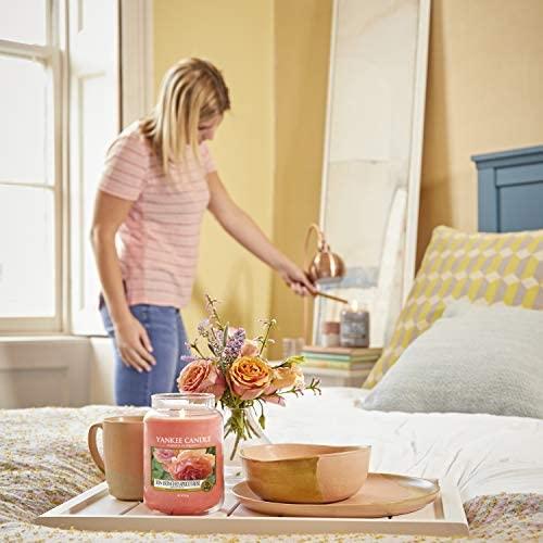 Yankee Candle Aromatinė didelė žvakė "Sun-Drenched Apricot Rose" 623 g