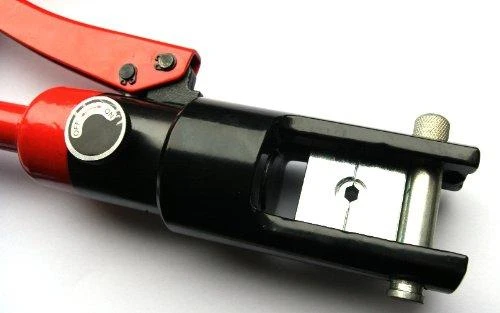 Hidraulinės antgalių užspaudimo ir suveržimo žnyplės Yato YT-22861. 16–240 mm2