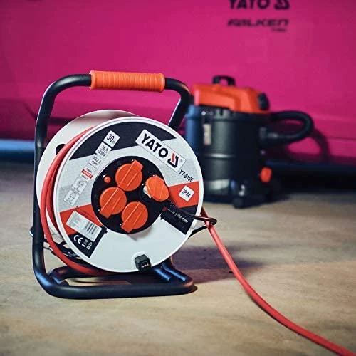 Ilgiklis vyniojamas ant ritės Yato YT-8106; 30 m; 3x2,5 mm²