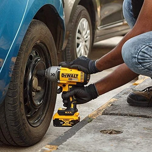 Akumuliatorinis smūginis veržliasukis DeWalt DCF899P2-QW 18 V, 2x5.0 Ah, 1/2"