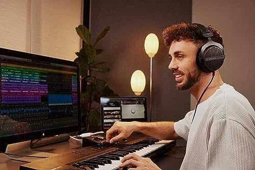Beyerdynamic DT 990 PRO 250 OHM Juodas Limited Edition - open studio ausinės