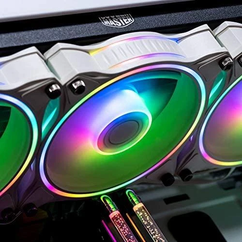 Cooler Master ventiliatoriai su RGB apšvietimu