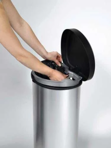 Metalinė šiukšlių dėžė su Curver 40L pedalu