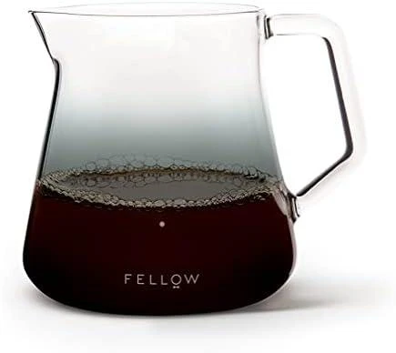 „Fellow Fellow Mighty Small Glass Carafe“ – rūkyto stiklo serveris
