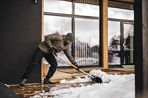 Fiskars X-series™ Sniego kastuvas