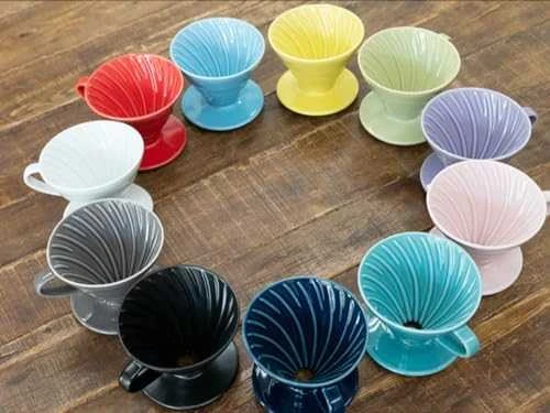 Hario V60-02 keramikinis kavos lašintuvas Violetinė Heather