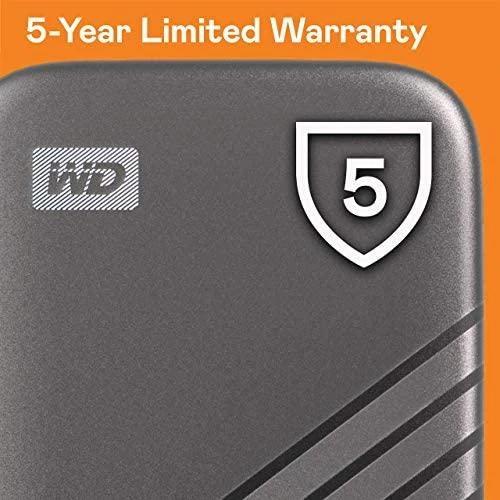 Kietasis diskas Western Digital „Sandisk WD 500GB My Passport SSD“ – nešiojamas SSD diskas, kurio skaitymo ir įrašymo greitis siekia 1050 MB/s, o įrašymo – 1000 MB/s, USB 3.2 Gen 2 – kosminės pilkos spalvos