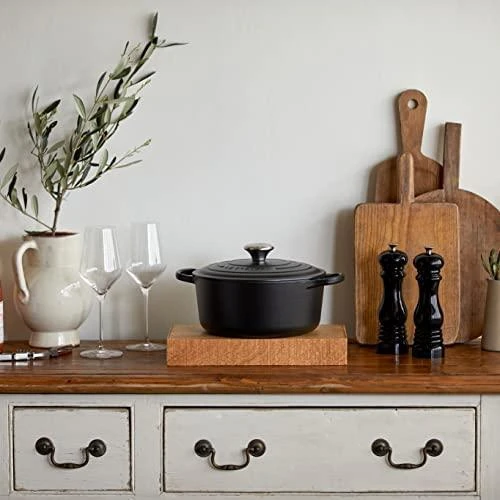 Puodas LeCreuset Signature 26 cm, juodas