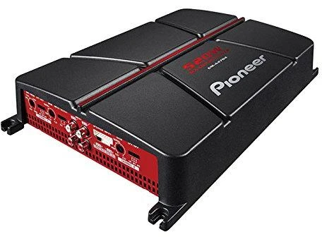Pioneer stiprintuvas su jungčių skydeliu