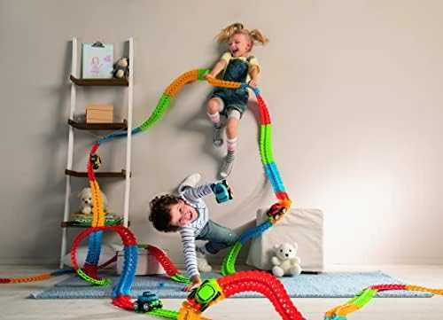 „Smoby Flextreme“ automobilis su šviesa į trasą