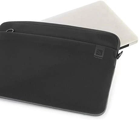 „Tucano Top Second“ dėklas, skirtas „Macbook Pro 13“ (M2/M1/2022–2016) ir „Macbook Air 13“ (M3/M2/2024–2018) kompiuteriams, juodas