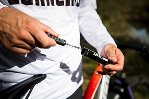 ZEFAL TUBELESS REPAIR KIT - Juodas TUBE W CLIP dvir. įrankių rinkinys