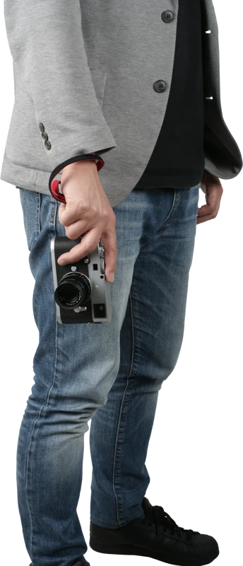 ARTISANARTIST Artisan & Artist I ACAM 313A I Silk Camera Hand Strap, Juodas/Raudona