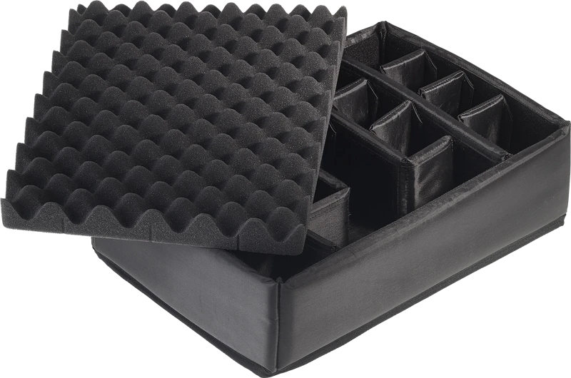 B&W Outdoor Cases Type 5000 Juoda su segregatorem