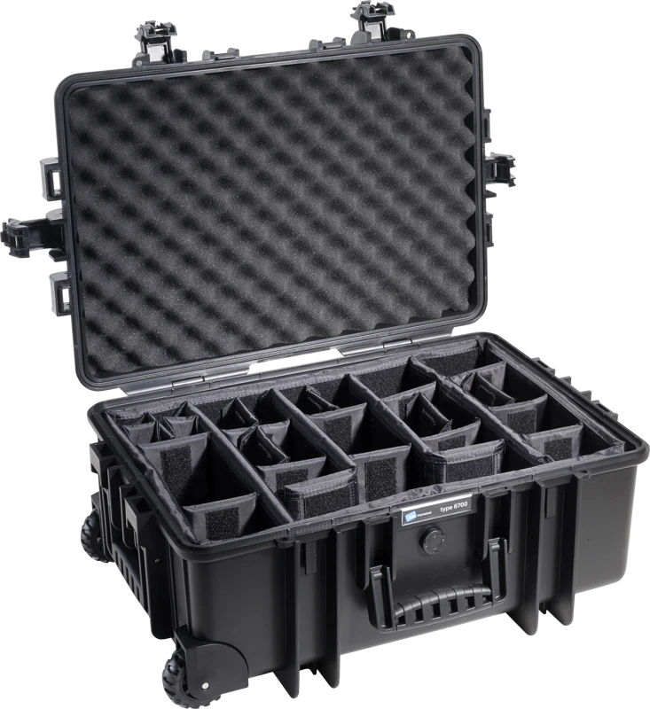 B&W Outdoor Cases Type 6700 Juoda su segregatorem