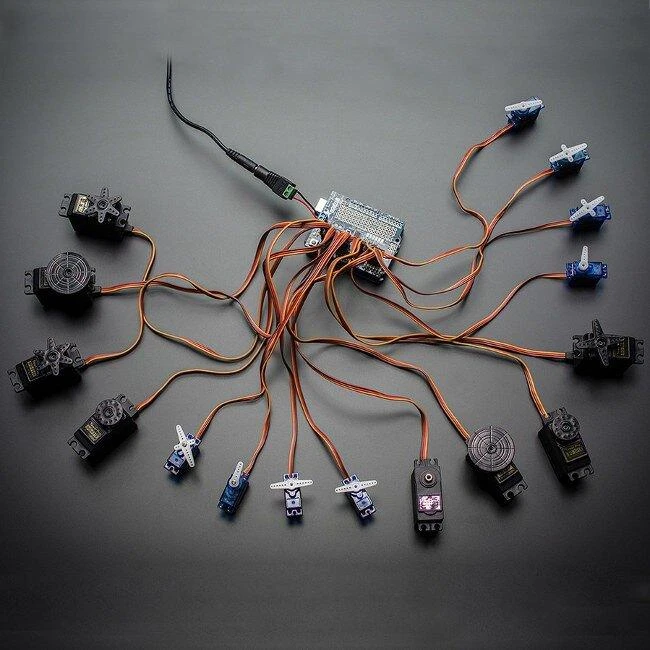 16 kanalų 12 bitų PWM I2C Shield servo tvarkyklė Arduino - Adafruit 1411