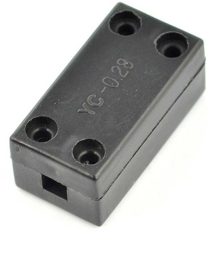 Juoda YC-0.28 2 kontaktų jungtis korpuse