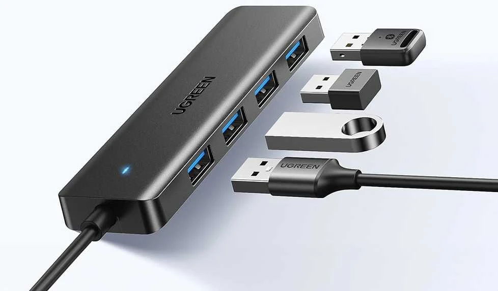 HUB Ugreen CM219 25851 su 4 USB-A 3.0 jungtys and USB-A 3.0 kabelis 15cm - juodos spalvos