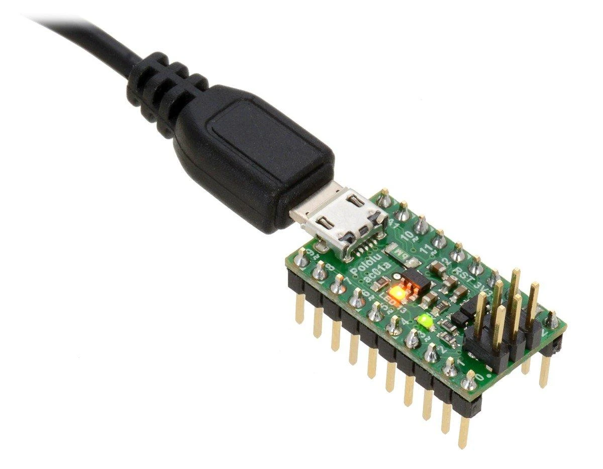 Pololu A-Star 32U4 Micro su prijungtu micro USB kabeliu