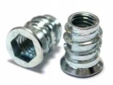 M6x12mm metalinės įsukamos baldų movos