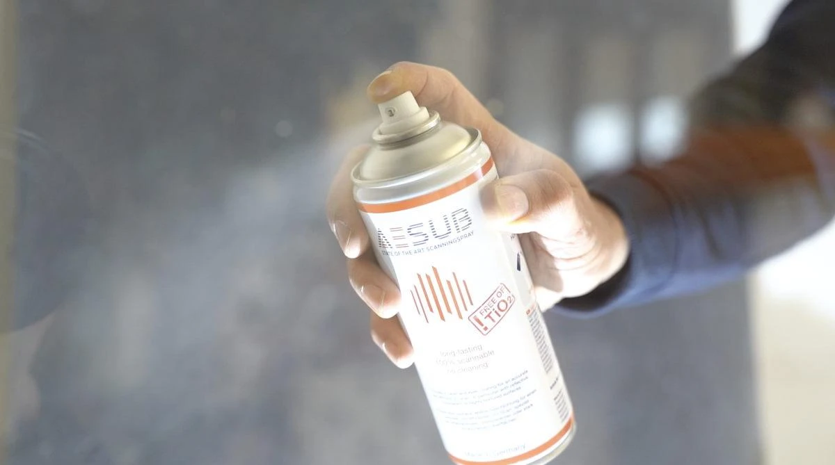 AESUB Orange skenavimo purškiklis naudojimo metu