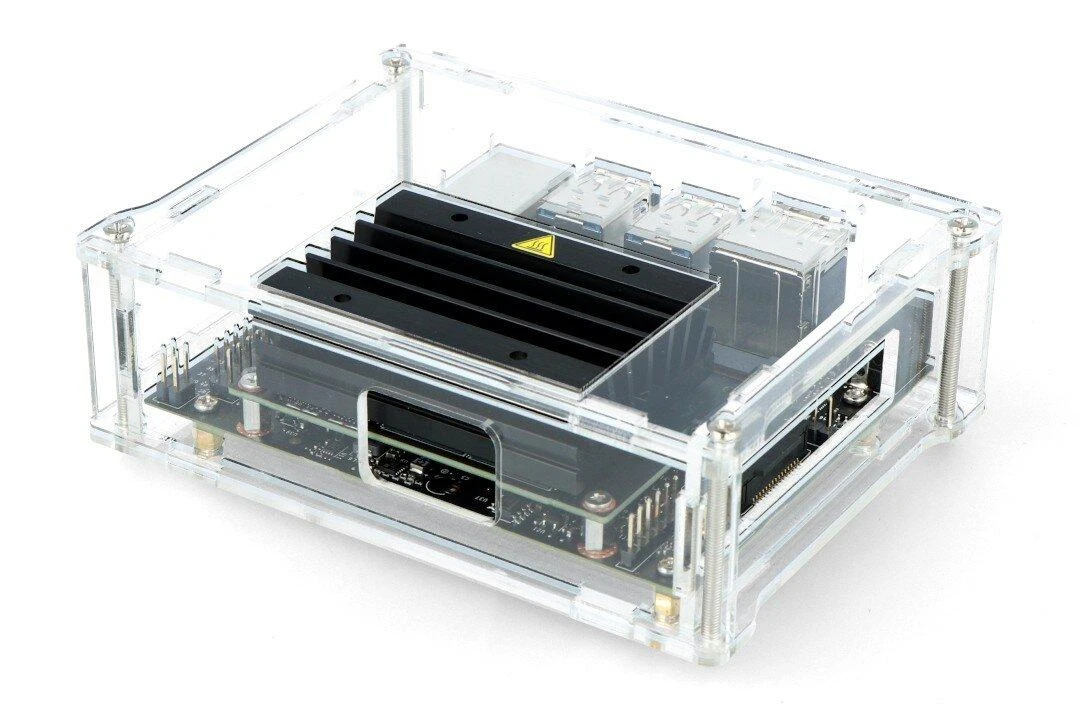 Skaidrus Nvidia Jetson Nano dėklas su komponentais