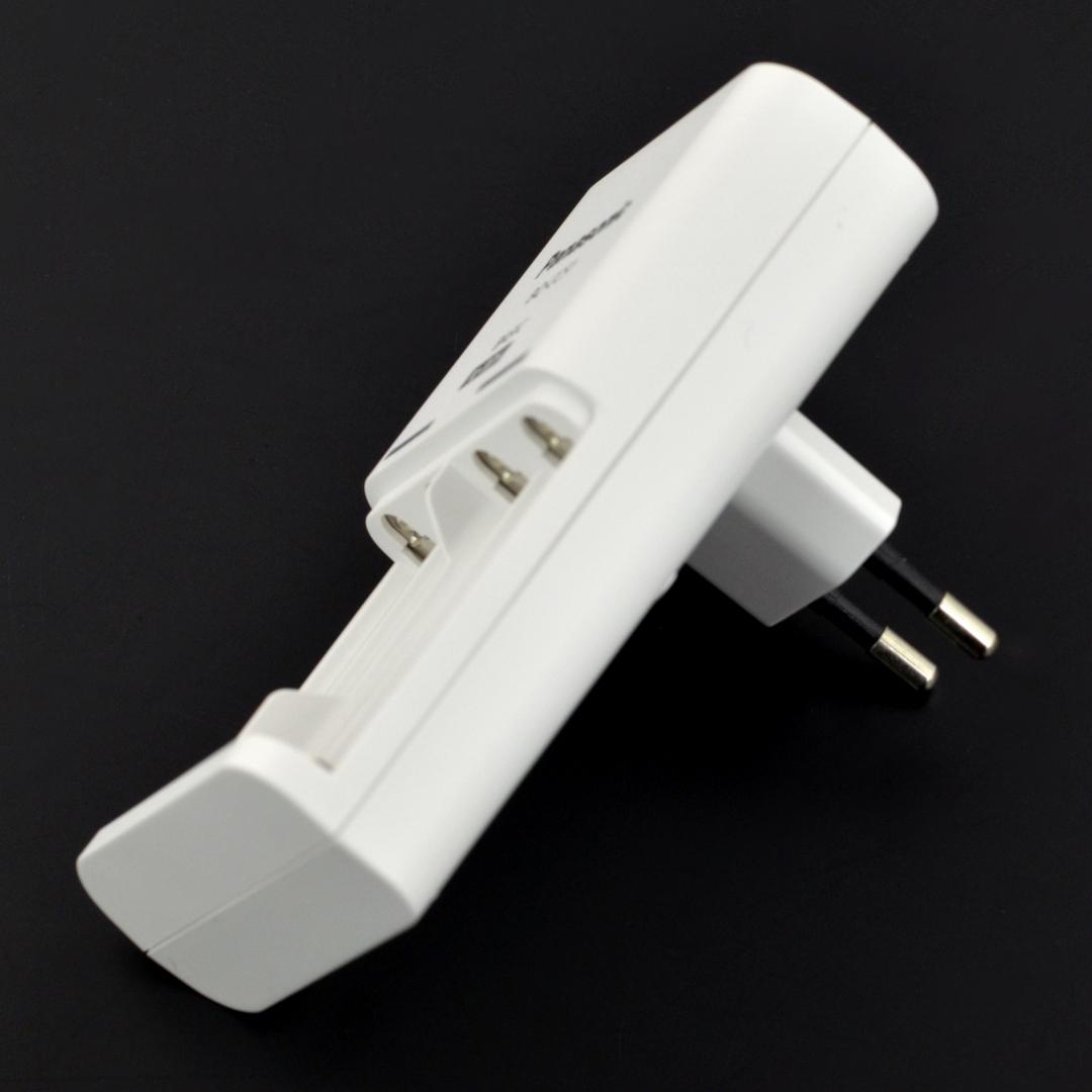 Panasonic eneloop Basic baterijų įkroviklis 2 arba 4 AA/AAA