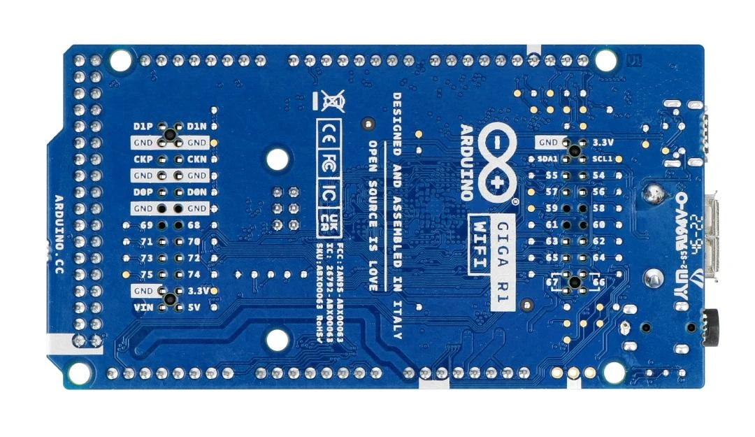 Arduino Giga R1 WiFi apatinės pusės vaizdas