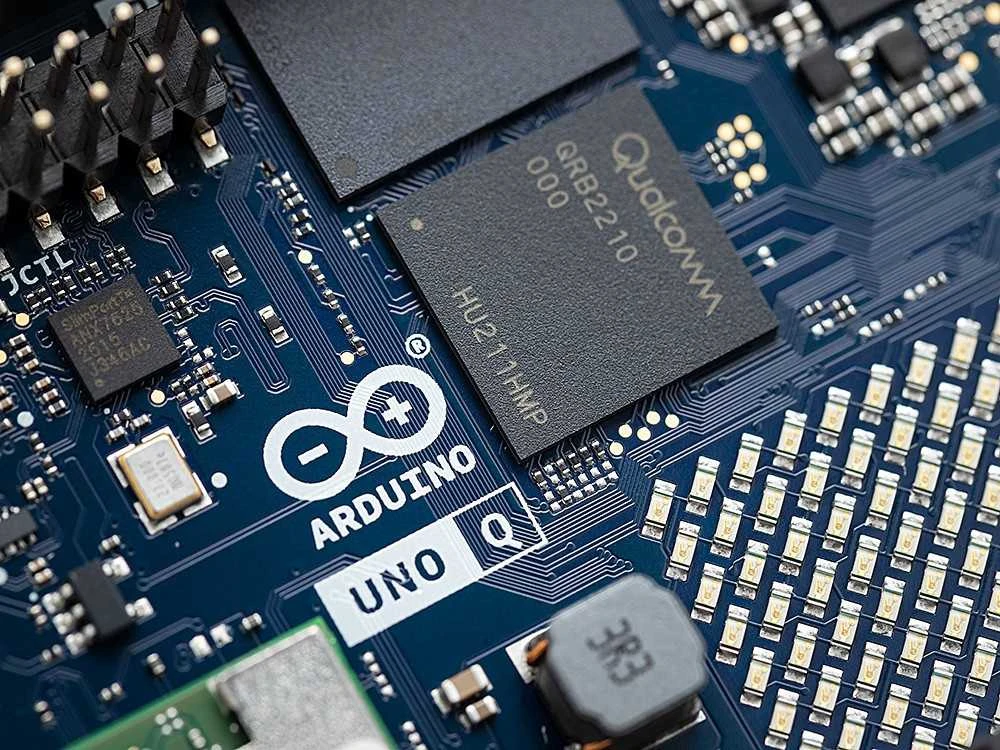 Arduino UNO Q 4GB