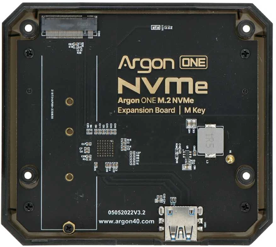 Argon One M.2 išplėtimo plokštė - iš arti
