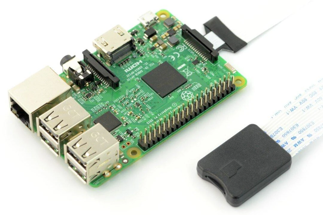 MicroSD prailginimas prijungtas prie Raspberry Pi plokštės