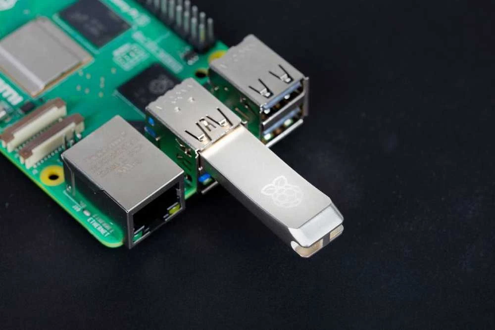 128 GB USB 3.0 atmintinė Raspberry Pi plokštėje