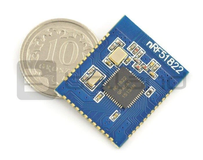 nRF51822 mini modulis su moneta dydžiui palyginti