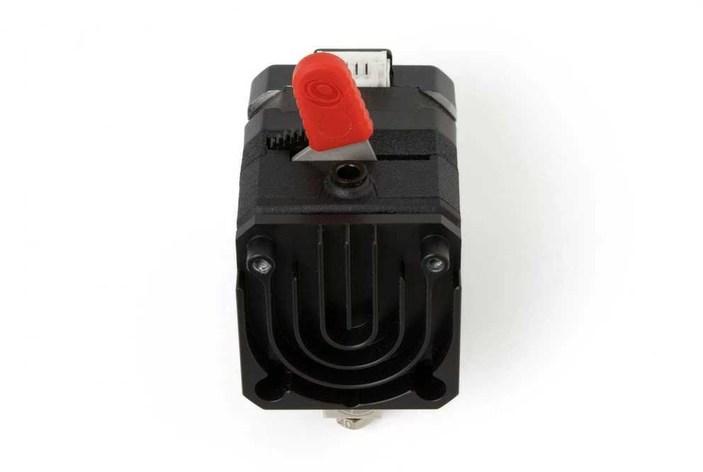 Bondtech LGX ACE ekstruderis su raudona svirtele