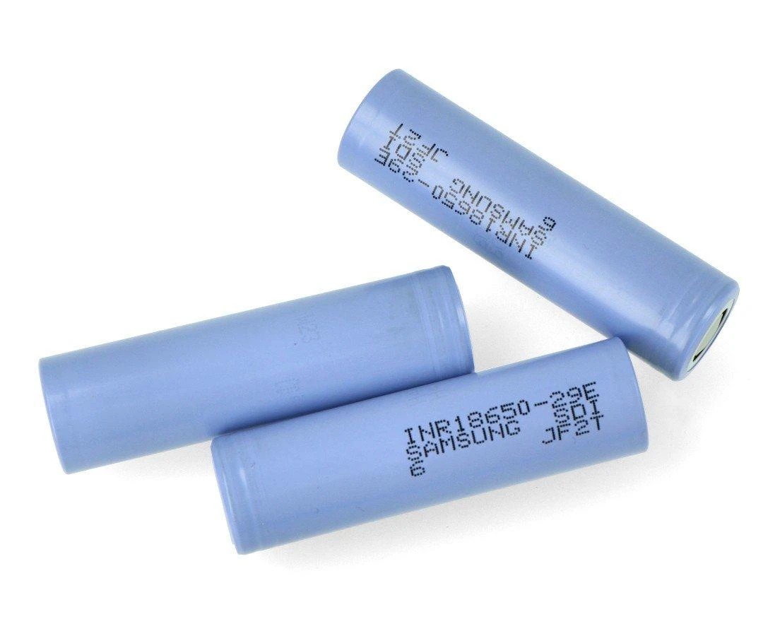 Trys Samsung 18650 2850mAh ličio jonų akumuliatoriai