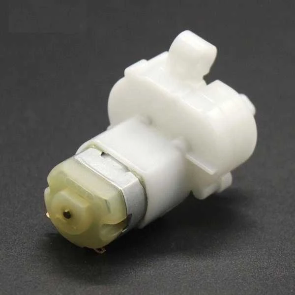 DC 130 variklis su plastikiniu reduktoriumi