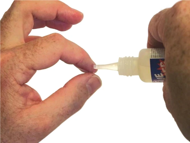 DELUXE MATERIALS klijų valiklis