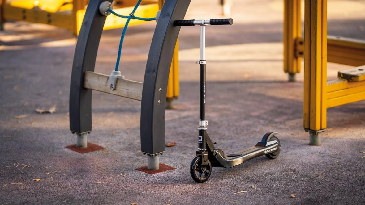 Rebel Elektrinis paspirtukas vaikams FUN WHEELS Baltas aprašymas - Prekės nuotrauka