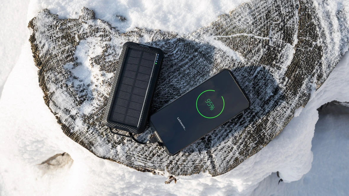 Power Bank Kruger & Matz 10000 mAh Li-pol saulės baterija aprašymas - Prekės nuotrauka