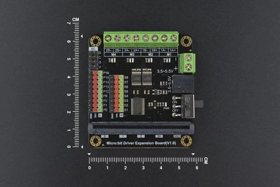 DFRobot – keturių kanalų 5.5V/1.5A variklių valdymo modulis skirtas BBC micro:bit