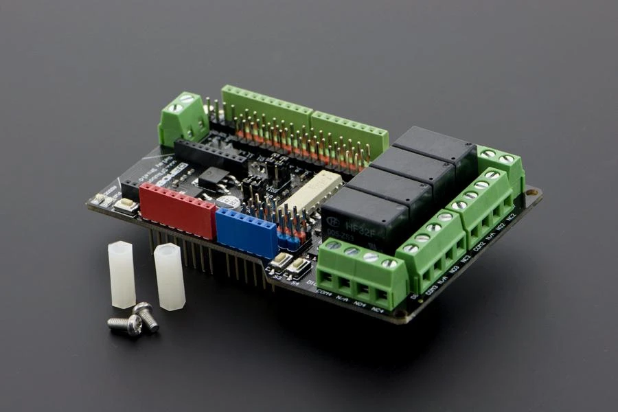DFRobot Relay Shield v2.1 su relėmis ir tvirtinimo elementais